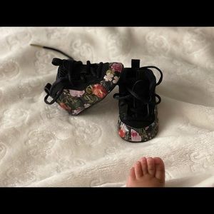 Black floral foamposite